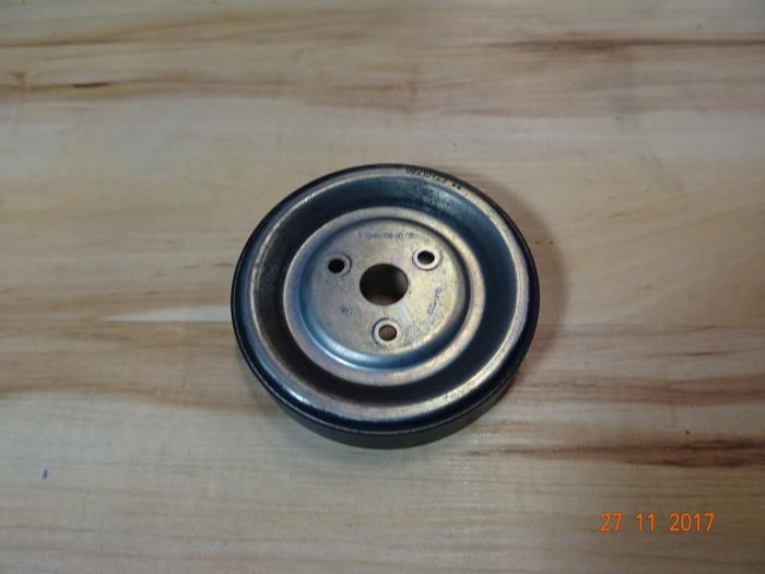 Poulie pompe à eau d'un MINI Mini (R56) 1.6 16V One 2010