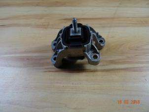Used Gearbox mount Mini Clubman (R55) 1.6 Cooper D Price € 20,00 Margin scheme offered by Miniparts24 - Miniteile24 GbR