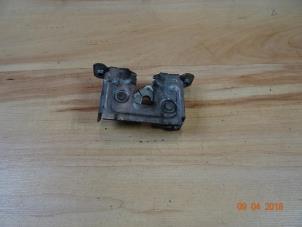 Used Bonnet lock mechanism Mini Clubman (R55) 1.6 16V Cooper Price € 15,00 Margin scheme offered by Miniparts24 - Miniteile24 GbR