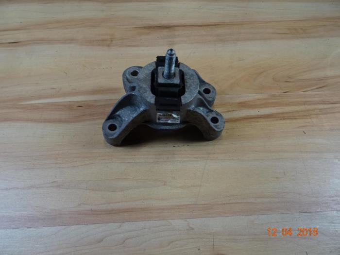 Gearbox mount from a MINI Mini (R56) 1.6 16V Cooper 2008
