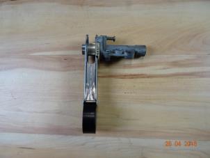 Spanrolle multiriem van een MINI Mini (R56) 1.6 16V Cooper 2007
