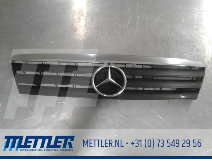 Begagnade Grill Mercedes A (W168) 1.4 A-140 Pris på förfrågan erbjuds av bedrijfsnaam