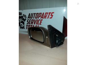 Used Wing mirror, left Hyundai Santa Fe I 2.0 CRDi 16V 4x2 Price € 60,50 Inclusive VAT offered by APST
