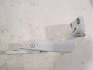 Used Rear door hinge, right Mercedes Sprinter 3,5t (906.13/906.23) 209 CDI 16V Price € 50,00 Margin scheme offered by APST