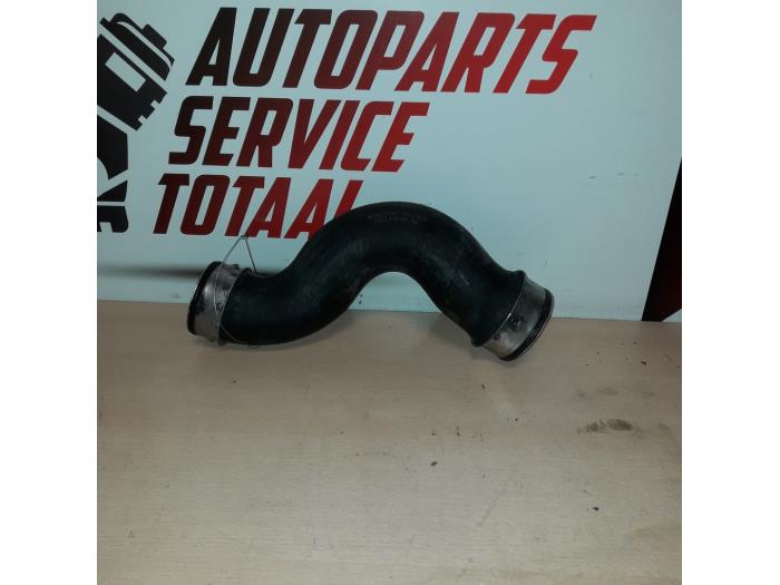 Turbo hose from a Seat Leon (1P1) 1.9 TDI 105 2008