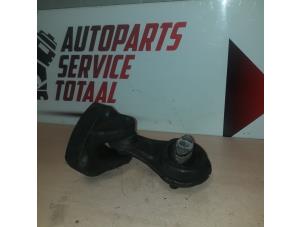 Used Gearbox mount Renault Trafic New (FL) 2.5 dCi 16V 145 Price € 30,00 Margin scheme offered by APST