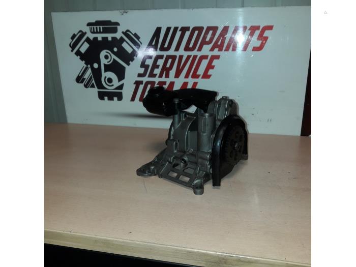 Oil pump from a BMW 3 serie Touring (E91) 320d 16V 2012
