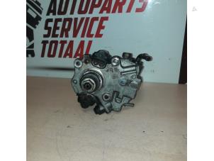 Used Mechanical fuel pump Mercedes A (W176) 2.2 A-200 CDI, A-200d 16V Price € 175,00 Margin scheme offered by APST