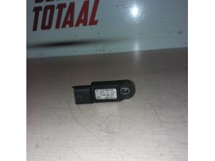 Used Mapping sensor (intake manifold) Renault Trafic New (FL) 2.5 dCi 16V 115 FAP Price € 15,00 Margin scheme offered by APST