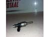 Injector (petrol injection) from a Mercedes-Benz C (C204) 1.8 C-180 CGI 16V BlueEfficiency 2012