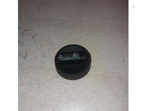 Used Oil cap Renault Master III (FD/HD) 2.5 dCi 16V Price € 10,00 Margin scheme offered by APST