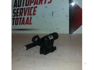 Used Thermostat housing Renault Master IV (MA/MB/MC/MD/MH/MF/MG/MH) 2.3 dCi 16V Price € 25,00 Margin scheme offered by APST