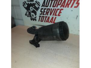 Used Oil filter housing Renault Trafic New (FL) 2.5 dCi 16V 135 Price € 40,00 Margin scheme offered by APST