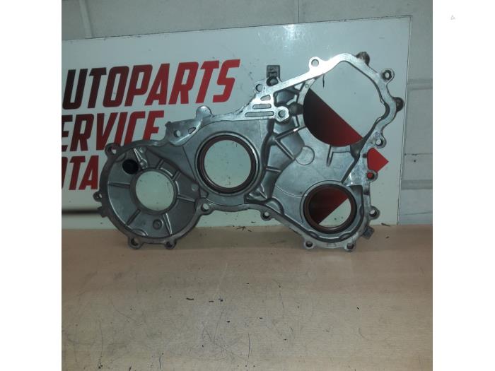 Timing cover from a Opel Movano (4A1; 4A2; 4B2; 4B3; 4C2; 4C3) 2.5 CDTI 2004