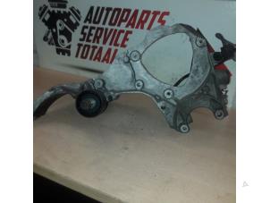 Used Alternator lower bracket Renault Espace (JK) 2.2 dCi 16V Kat. Price € 50,00 Margin scheme offered by APST