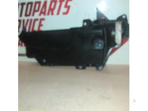Used Rocker cover Renault Trafic New (FL) 2.0 dCi 16V 115 Price € 20,00 Margin scheme offered by APST