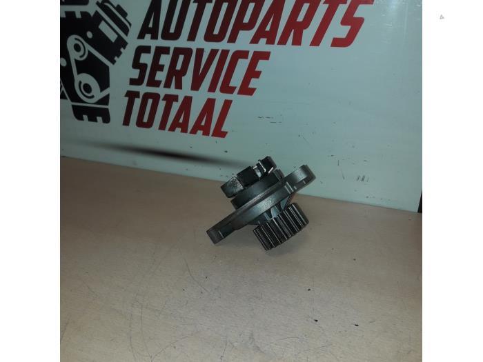 Water pump from a Volkswagen Transporter/Caravelle T4 2.5 TDI 2003
