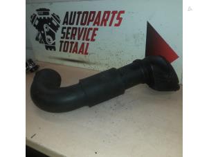 Used Air intake hose Mercedes Vito (639.6) 2.2 110 CDI 16V Euro 5 Price € 25,00 Margin scheme offered by APST