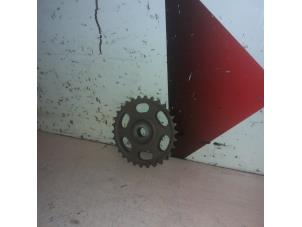 Used Camshaft sprocket Mercedes A (W176) 2.2 A-200 CDI, A-200d 16V 4-Matic Price € 45,00 Margin scheme offered by APST