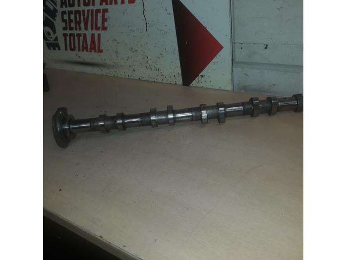 Camshaft from a Ford Transit 2.2 TDCi 16V 2010