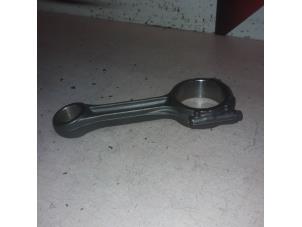 Used Connecting rod Volkswagen Touran (5T1) 2.0 TDI 150 Price € 35,00 Margin scheme offered by APST