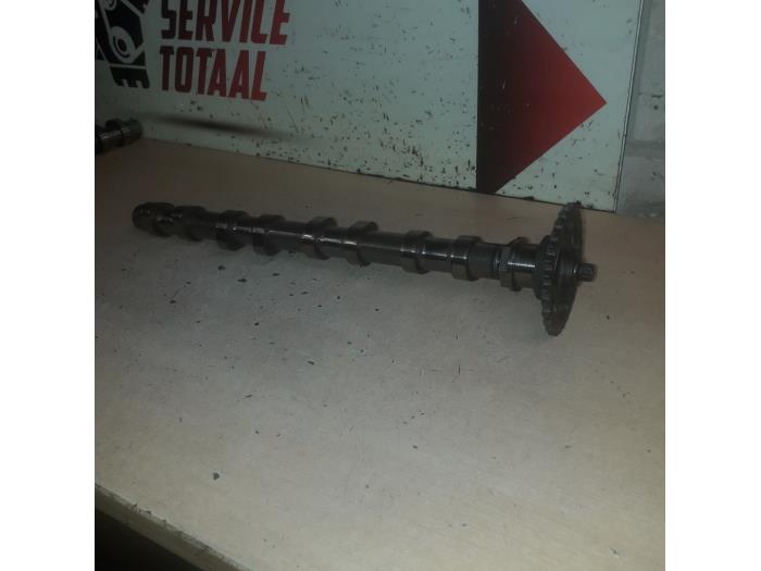 Camshaft from a Mercedes-Benz C Estate (S204) 2.2 C-220 CDI 16V BlueEfficiency 2010