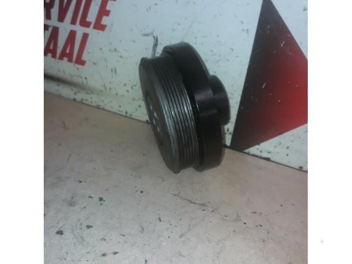Crankshaft pulley from a Mercedes-Benz Sprinter 3t (906.61) 210 CDI 16V 2012