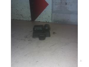 Used Glow plug relay Mercedes Vito (639.7) 2.2 115 CDI 16V 4x4 Price € 35,00 Margin scheme offered by APST