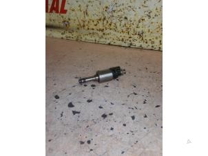 Used Injector (petrol injection) Ford Focus 3 1.0 Ti-VCT EcoBoost 12V 125 Price € 45,00 Margin scheme offered by APST