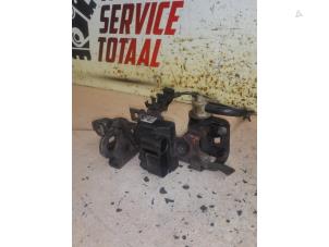 Used Glow plug relay Mercedes Vito Tourer (447.7) 2.2 116 CDI 16V Price € 45,00 Margin scheme offered by APST