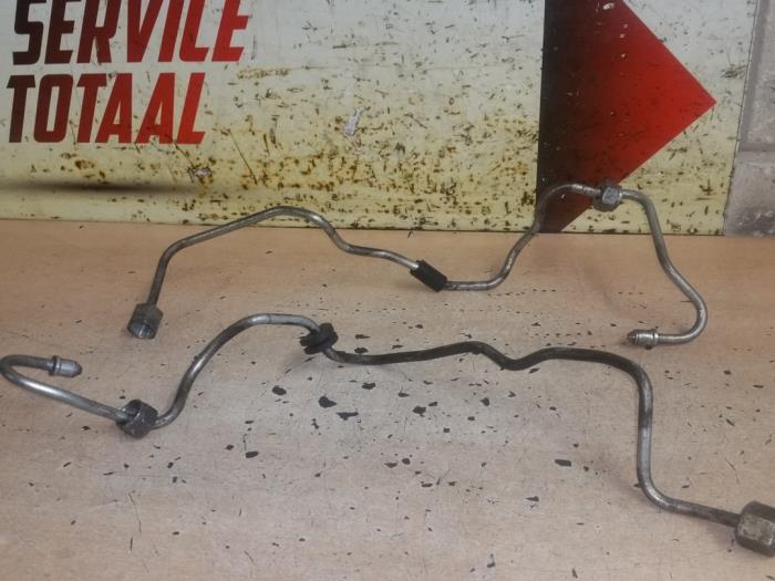 Fuel line from a BMW X5 (E70) xDrive 40d 3.0 24V 2013