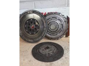 Used Clutch kit (complete) Mercedes A (W176) 1.6 A-200 16V Price € 300,00 Margin scheme offered by APST