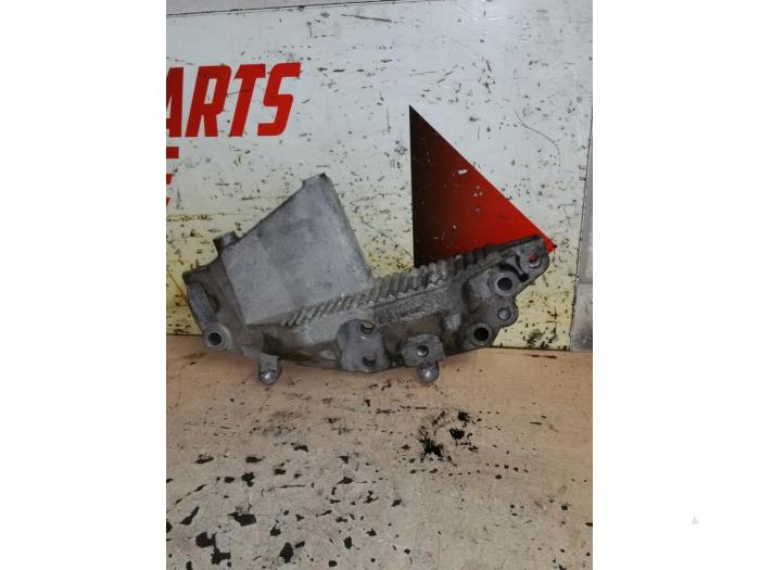 Support moteur d'un Renault Master IV (MA/MB/MC/MD/MH/MF/MG/MH) 2.3 dCi 135 16V FWD 2021