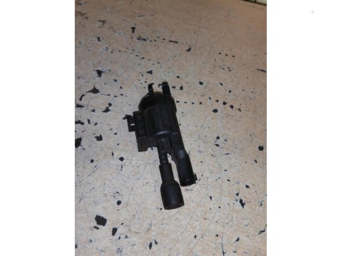 Vacuum valve from a Mercedes-Benz CLA (117.3) 1.6 CLA-180 16V 2015