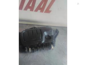Gebrauchte Motor Schutzblech Renault Trafic (1FL/2FL/3FL/4FL) 1.6 dCi 90 Preis € 30,00 Margenregelung angeboten von APST