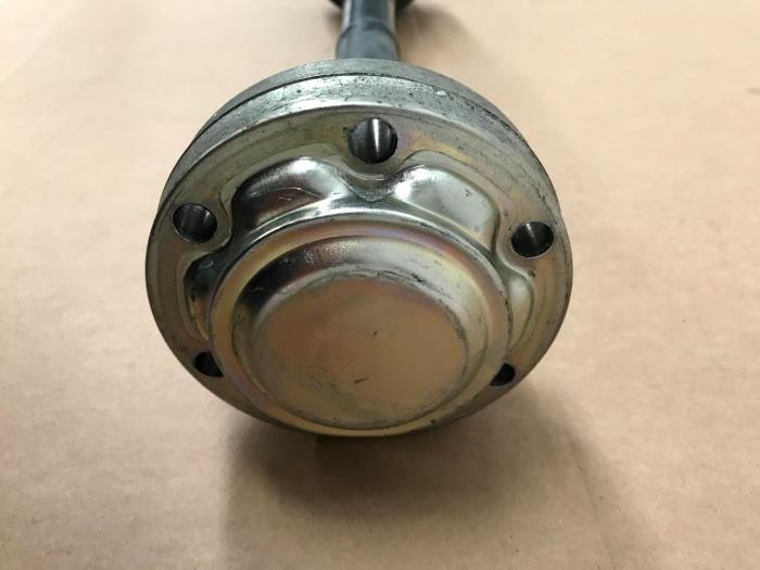Drivaxel, vänster bak från en Audi R8 (4S3/4SP) 5.2 GT V10 40V LMX 2015