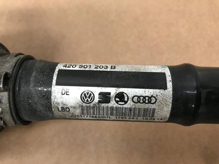 Drivaxel, vänster bak från en Audi R8 (4S3/4SP) 5.2 GT V10 40V LMX 2015