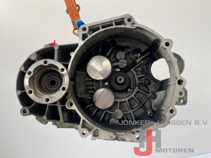 Used Gearbox Volkswagen Passat (3G2) 2.0 TDI 16V 190 4Motion Price on request offered by Jonker - Huissen B.V.