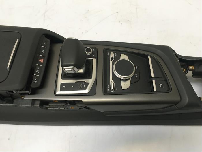 Console centrale d'un Audi R8 (4S3/4SP) 5.2 V10 FSI 2018