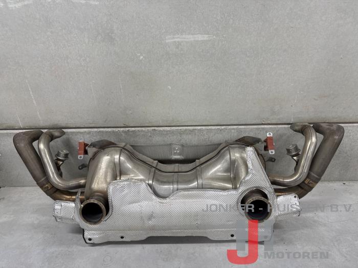 Usados Escape (completo) Audi R8 Spyder (4S9/4SR) 5.2 V10 Plus Quattro Precio de solicitud ofrecido por Jonker - Huissen B.V.
