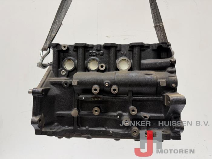 New Engine crankcase Mitsubishi Outlander (CU) 2.0 16V 4x4 Price on request offered by Jonker - Huissen B.V.