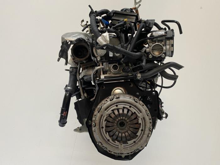 Motor van een Fiat 500 Abarth 2018