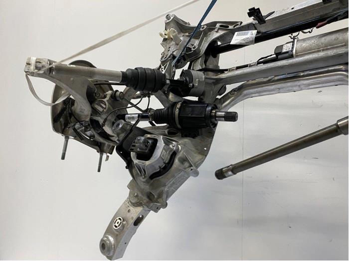 Front axle (complete) from a BMW 8 serie (G8C) M8 Twin Turbo V8 32V 2019