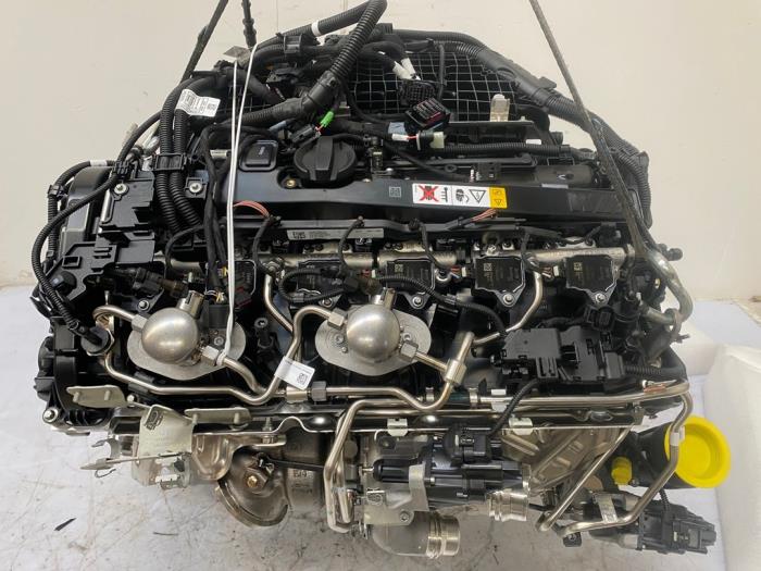 Motor van een BMW M3 2021