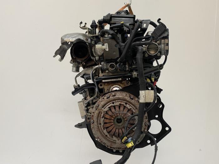 Motor van een Fiat 500 Abarth 2017