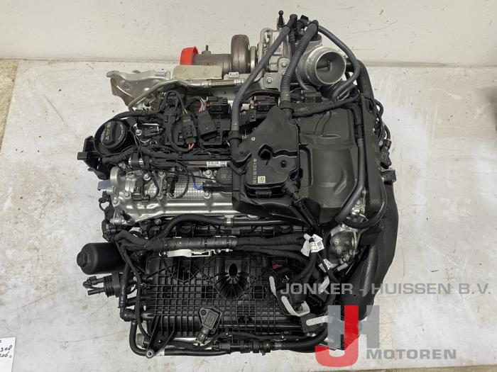 Used Engine Mercedes C (W206) C-200 2.0 EQ Boost 4-Matic Price € 5.989,50 Inclusive VAT offered by Jonker - Huissen B.V.