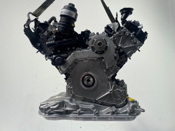 Engine from a Volkswagen Touareg 3.0 TDI 286 V6 24V 2020