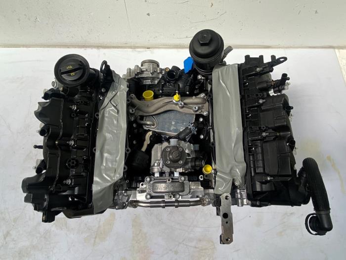 Engine from a Volkswagen Touareg 3.0 TDI 286 V6 24V 2020