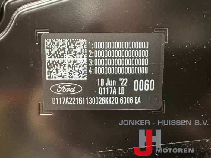 Motor van een Ford Transit Custom 2.0 TDCi 16V Eco Blue 130 2022