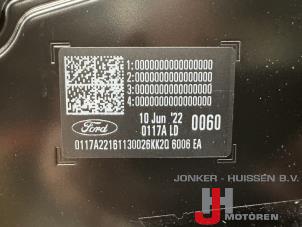 Motor van een Ford Transit Custom 2.0 TDCi 16V Eco Blue 130 2022